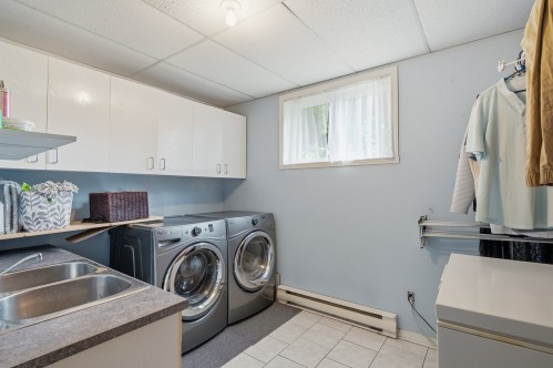 Laundry - 13720 Rue Du Noroît, Mirabel, QC 