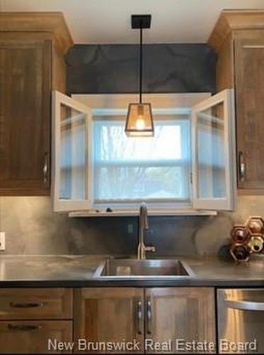 37 Jones St, Moncton, NB 