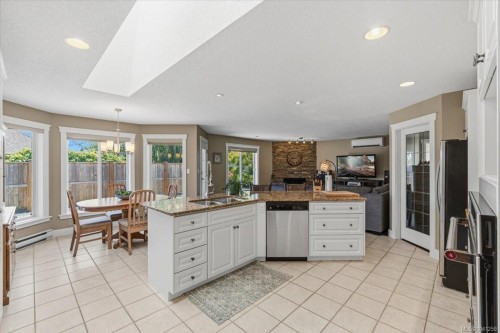 769 Anson Pl, Qualicum Beach, BC 