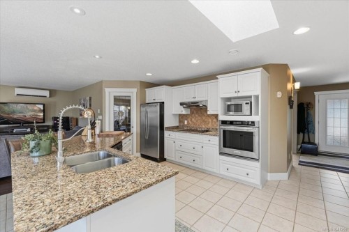 769 Anson Pl, Qualicum Beach, BC 