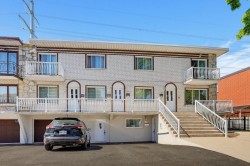 8996 Rue Émile-Nelligan  Montréal (Saint-Léonard), QC H1R 2W1