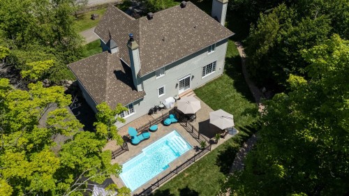 Piscine - 124 Rue Augusta, Morin-Heights, QC 