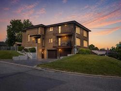 110 Albany Street Thunder Bay, ON P7A 6Z2