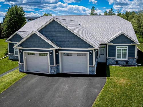 4 White Road, Enfield, NS 