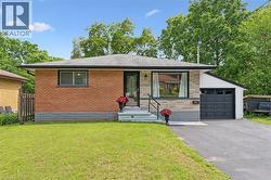271 MAUSSER Avenue  Kitchener, ON N2M 3L2