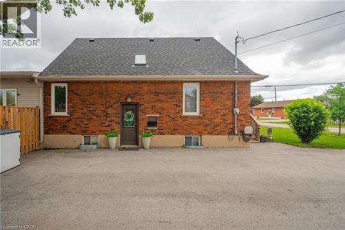 2 Cherry Avenue, Grimsby, ON 