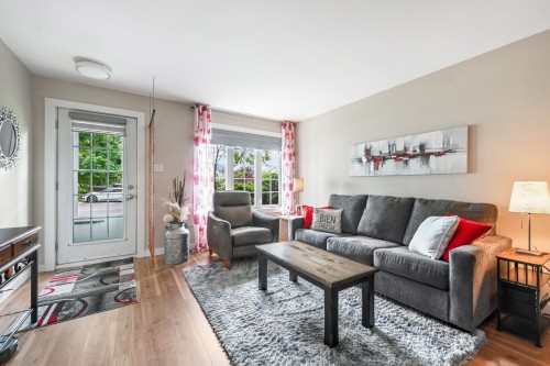 Salon - 542 Ch. Du Grand-Bernier N., Saint-Jean-Sur-Richelieu, QC - Indoor Photo Showing Living Room