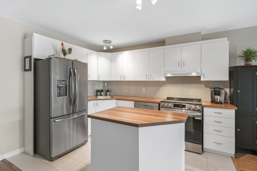Cuisine - 542 Ch. Du Grand-Bernier N., Saint-Jean-Sur-Richelieu, QC - Indoor Photo Showing Kitchen