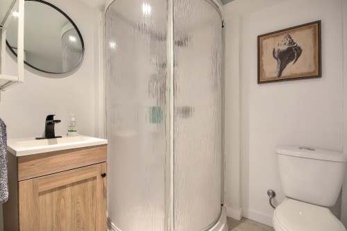 Salle de bains - 2 Rue Des Ormes, Sainte-Thérèse, QC 