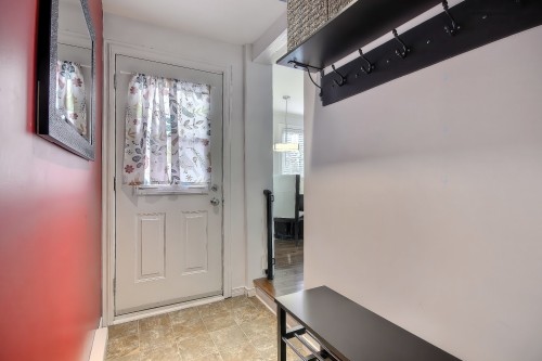 Hall d'entrée/Vestibule - 2 Rue Des Ormes, Sainte-Thérèse, QC 