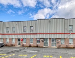 612-8575  - 9575 Av. Illinois Brossard, QC J4Y 3A5