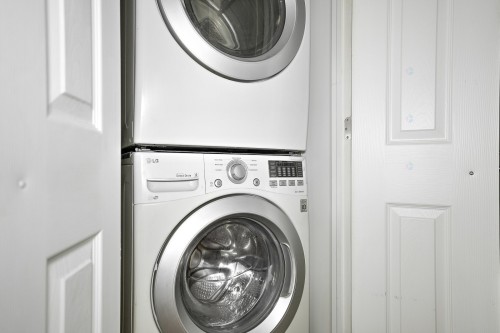 Salle de lavage - 114-1205 Rue Mackay, Montréal (Ville-Marie), QC 
