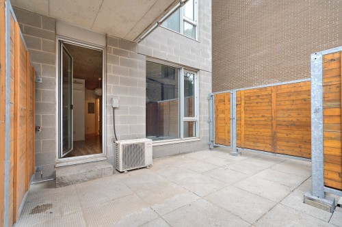 Balcon - 114-1205 Rue Mackay, Montréal (Ville-Marie), QC 