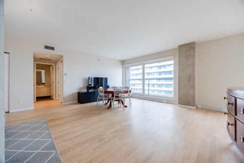 Living Room - 2706-350 Boul. De Maisonneuve O., Montréal (Ville-Marie), QC 