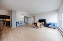 Living Room - 2706-350 Boul. De Maisonneuve O., Montréal (Ville-Marie), QC 