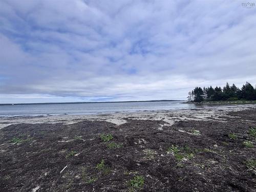 1694 West Sable Road, Louis Head, NS 