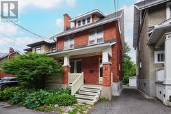 40 GROSVENOR AVENUE  Ottawa, ON K1S 4S2