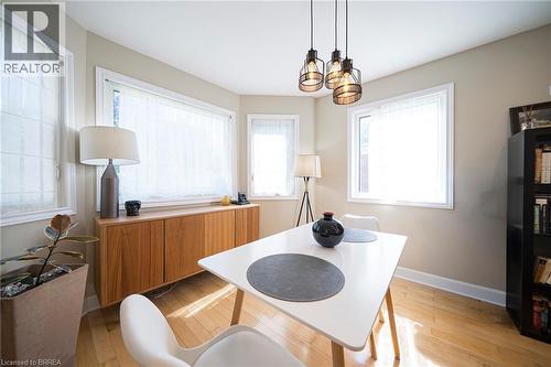 32 Elmwood Avenue, Brantford, ON 