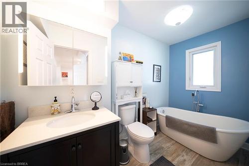 32 Elmwood Avenue, Brantford, ON 