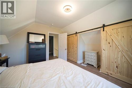 32 Elmwood Avenue, Brantford, ON 