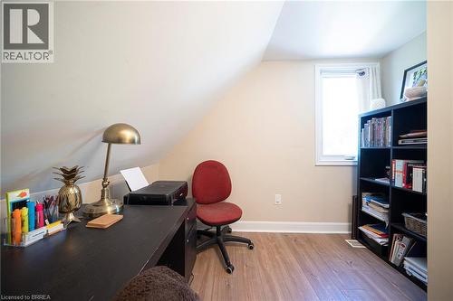 32 Elmwood Avenue, Brantford, ON 