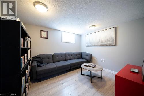 32 Elmwood Avenue, Brantford, ON 