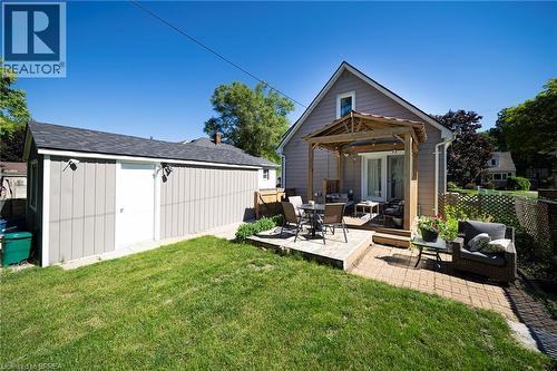 32 Elmwood Avenue, Brantford, ON 