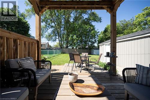 32 Elmwood Avenue, Brantford, ON 