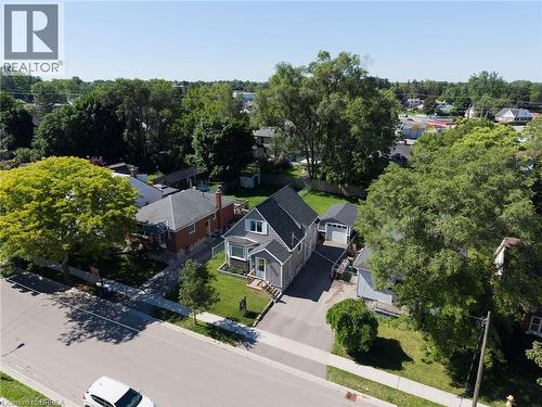 32 Elmwood Avenue, Brantford, ON 