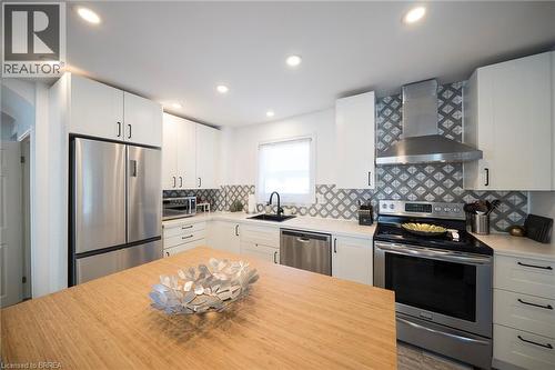 32 Elmwood Avenue, Brantford, ON 