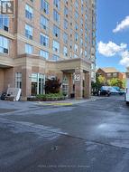 902 - 21 OVERLEA BOULEVARD  Toronto, ON M4H 1P2