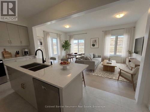 537 Anton Crescent, Kitchener, ON 