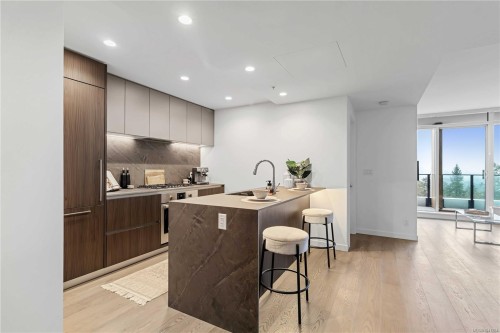 #1006-2000 Hannington Rd, Langford, BC - Indoor Photo Showing Kitchen With Upgraded Kitchen