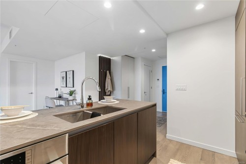 #1006-2000 Hannington Rd, Langford, BC - Indoor Photo Showing Kitchen With Double Sink