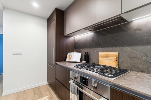 #1006-2000 Hannington Rd, Langford, BC - Indoor Photo Showing Kitchen