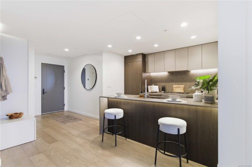 #1006-2000 Hannington Rd, Langford, BC - Indoor Photo Showing Kitchen With Double Sink