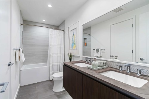 #1006-2000 Hannington Rd, Langford, BC - Indoor Photo Showing Bathroom