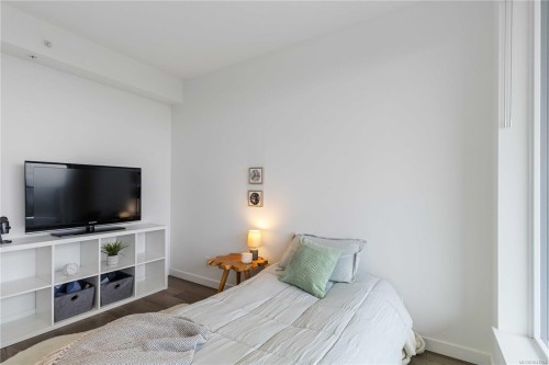 #1006-2000 Hannington Rd, Langford, BC - Indoor Photo Showing Bedroom