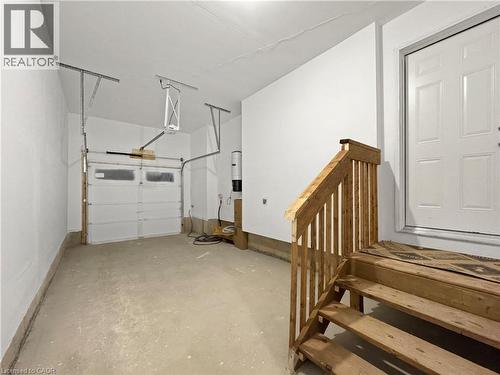 82 Gledhill Crescent, Cambridge, ON - Indoor Photo Showing Garage