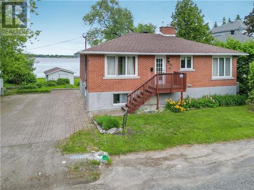 488 Lake Point Crt  Sudbury, ON P3E 6J3