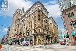 533 - 22 LEADER LANE Toronto, ON M5E 0B2