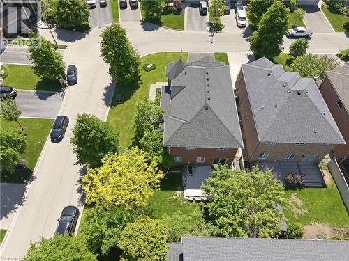 31 Commando Court, Waterdown, ON 