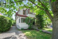 525 COLE AVENUE  Ottawa, ON K2A 2B2