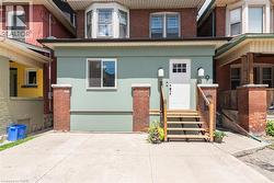 9 SENATOR Avenue  Hamilton, ON L8L 1Z3
