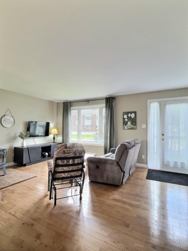 Living Room - 4305 Av. Lefebvre, Bécancour, QC 
