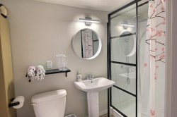 Master Bathroom - 