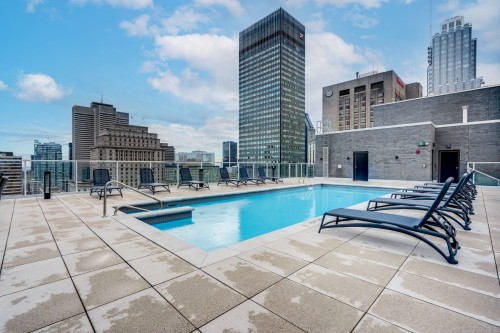 Piscine - 303-1239 Rue Drummond, Montréal (Ville-Marie), QC 