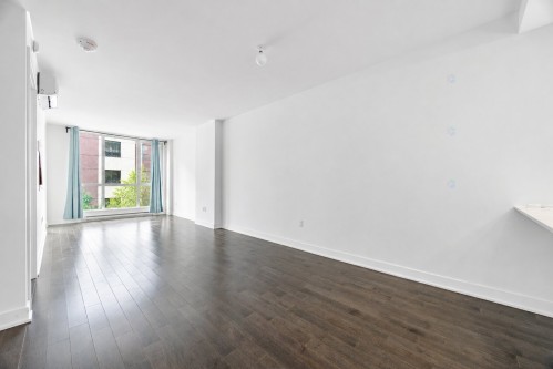 Salon - 303-1239 Rue Drummond, Montréal (Ville-Marie), QC 