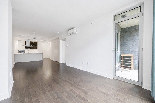 Salon - 303-1239 Rue Drummond, Montréal (Ville-Marie), QC 
