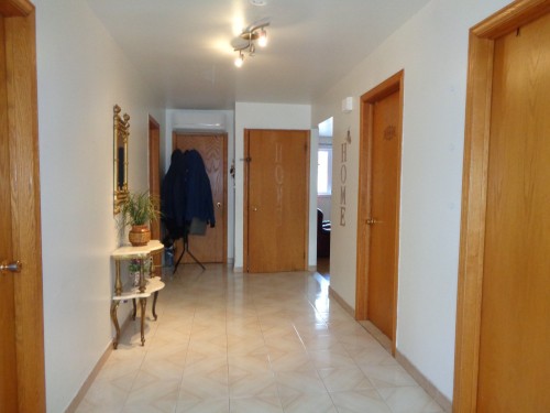 Mud Room - 8429 Av. Nicolas-Leblanc, Montréal (Rivière-Des-Prairies/Pointe-Aux-Trembles), QC 